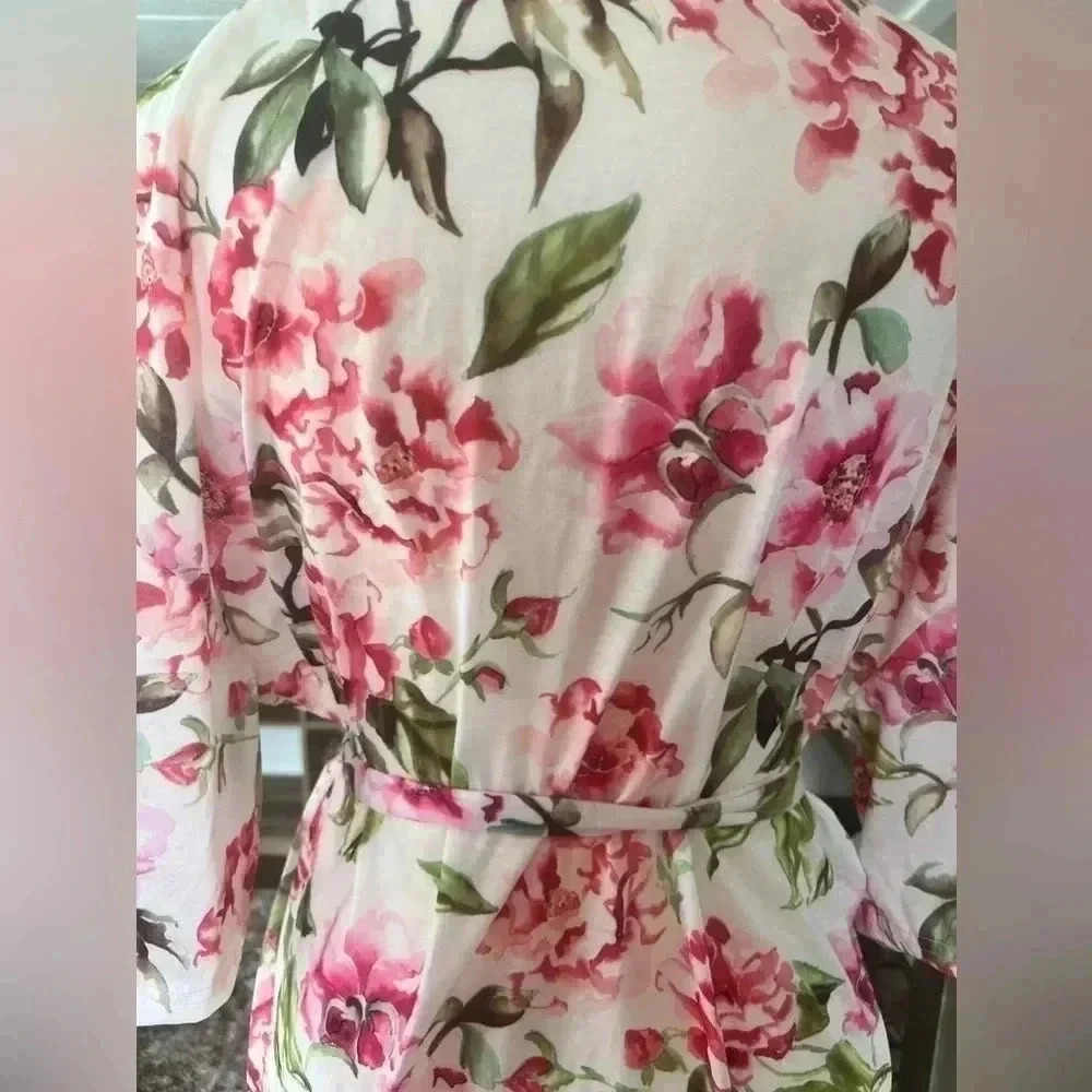 Show ‎ me your MuMu women’s floral Robe NWOT Sz Small - Picture 4 of 6